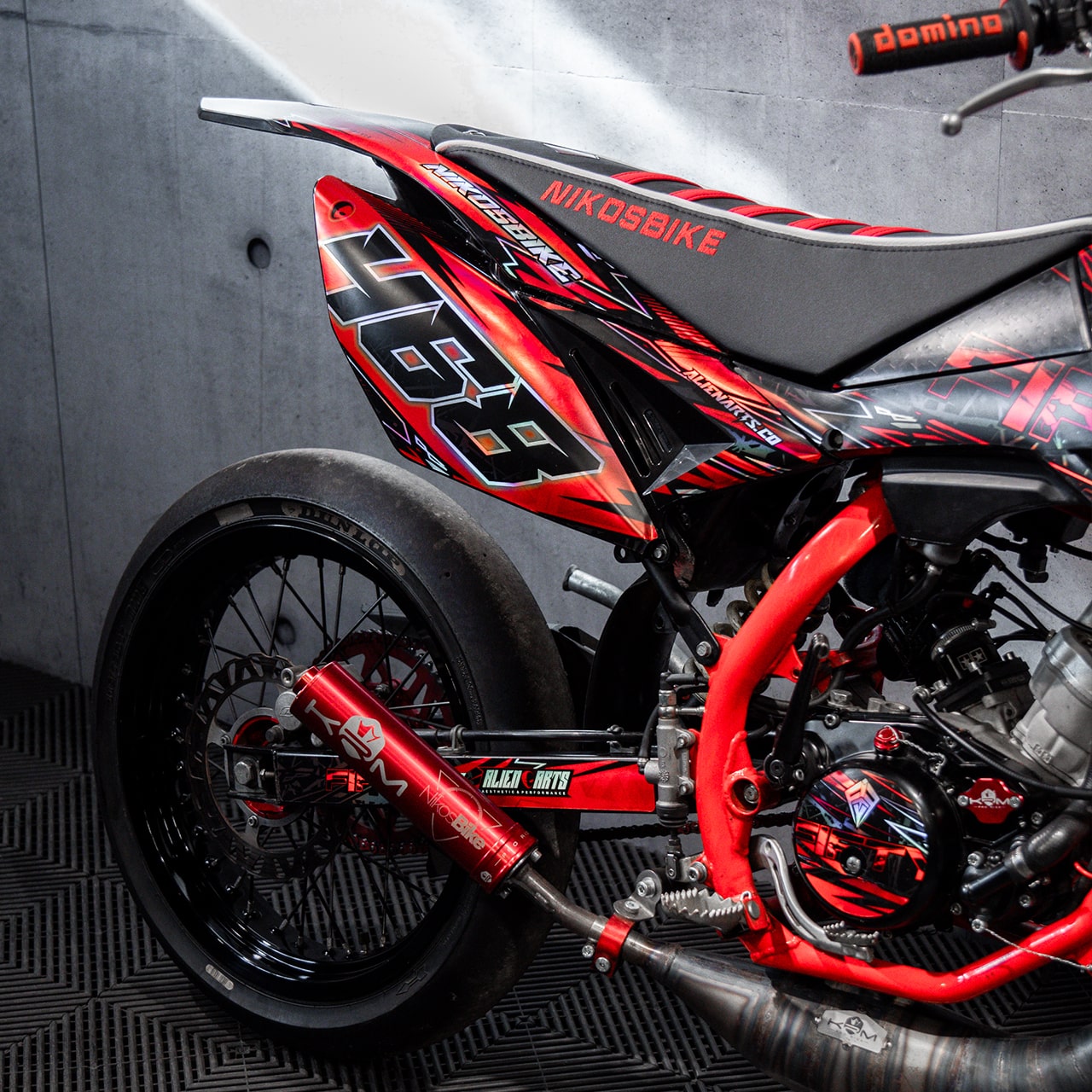 KIT DECO FIFTY X ALIENARTS ROUGE PERSONNALISABLE