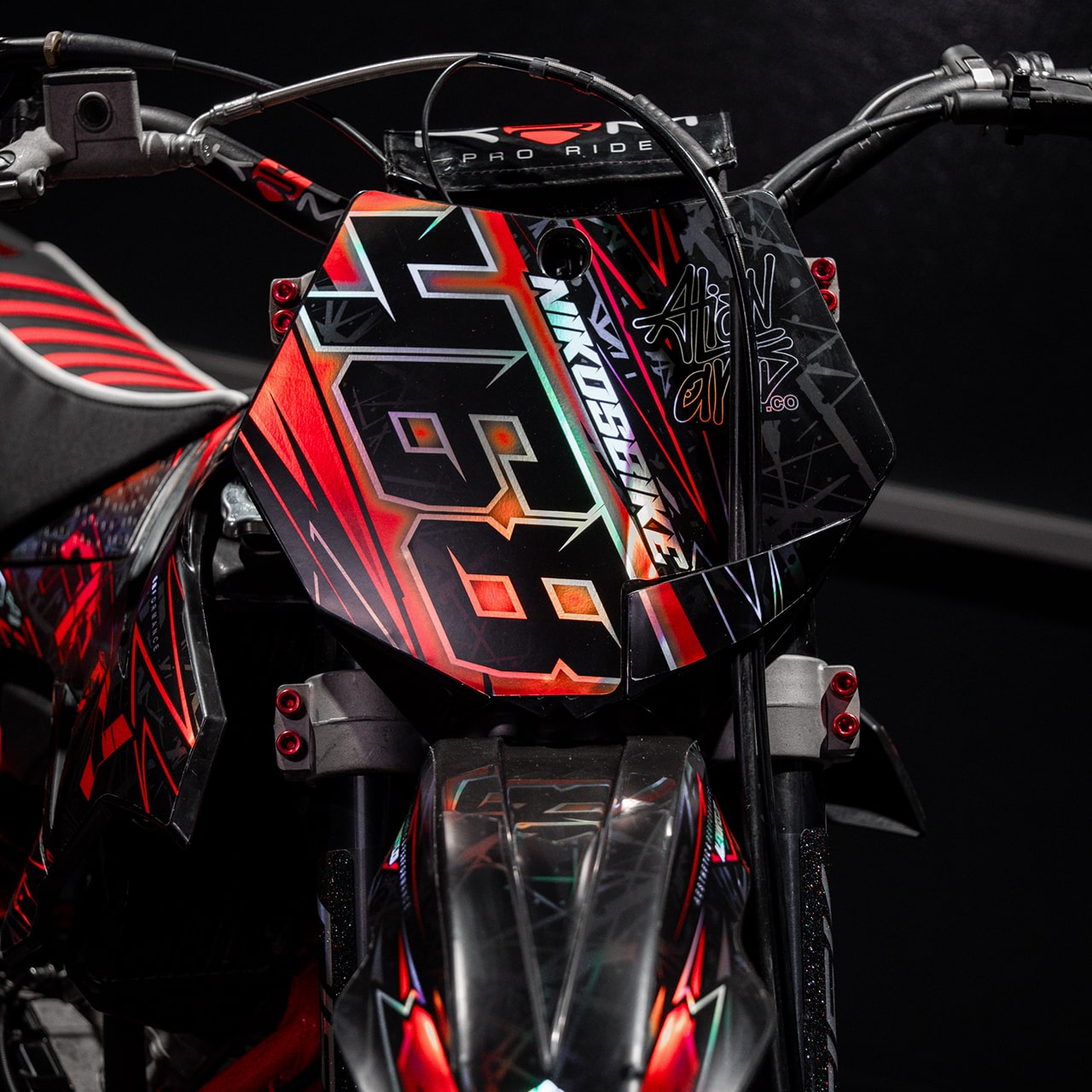 KIT DECO FIFTY X ALIENARTS ROUGE PERSONNALISABLE