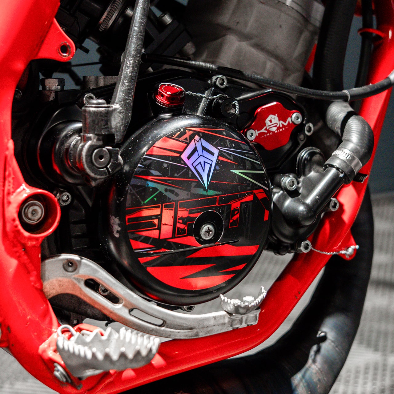 KIT DECO FIFTY X ALIENARTS ROUGE PERSONNALISABLE